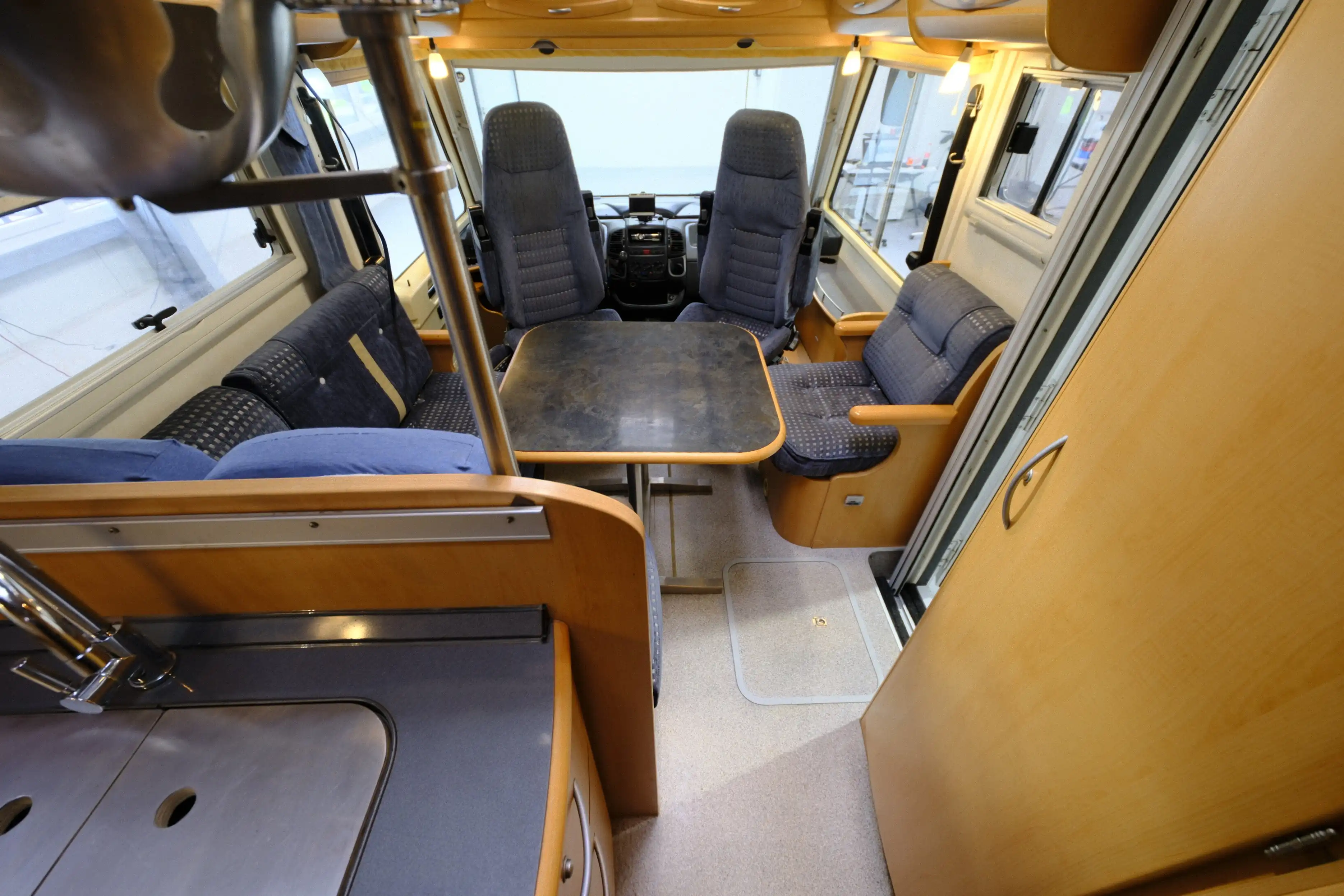 FRANKIA I 650 QS Holiday Class